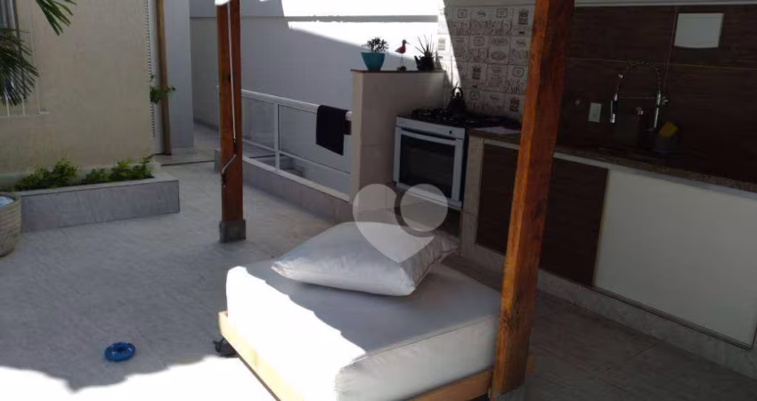Casa 3 quartos, piscina, garagem.