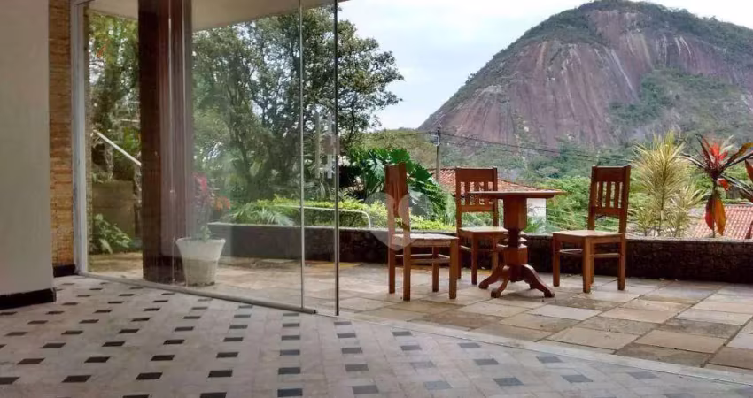 Linda casa  início da júlio otoni - várias possibilidades! - com piscina e ótimo terreno po r$1.780.000,00 - santa teresa - rio de janeiro
