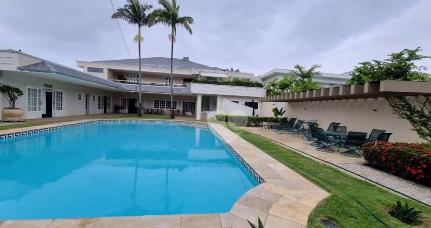 Linda Casa Duplex com 5 suítes no Condomínio Park Palace. Barra da Tijuca/RJ.
