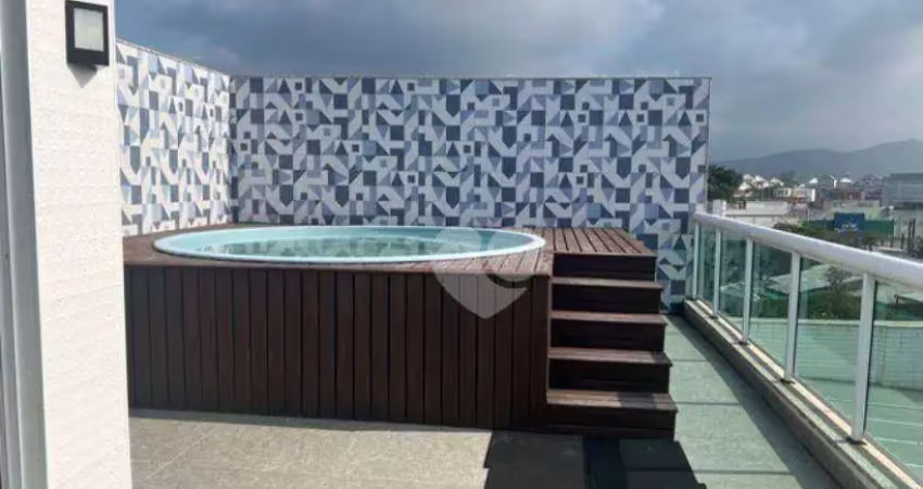 Cobertura duplex de 280m², próxima ao comércio e à praia