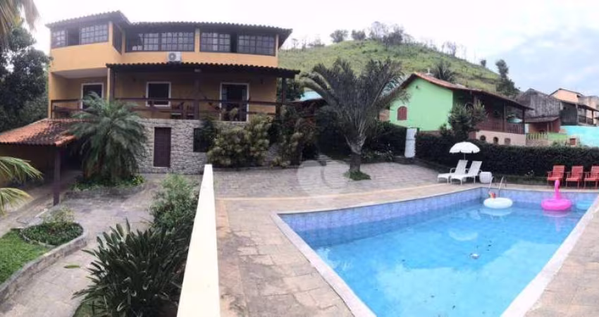 Casa com 7 dormitórios à venda, 404 m² por R$ 895.000,00 - Parque Tamariz - Iguaba Grande/RJ