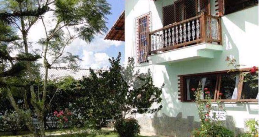 Casa com 4 quartos à venda, 344 m² por R$ 1.500.000 - Golfe - Teresópolis/RJ