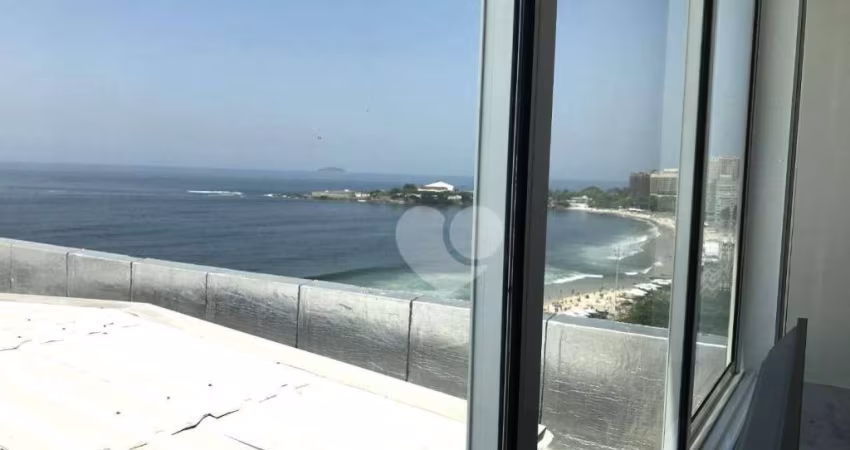 Lindo studio reformado na Avenida Atlântica com vista deslumbrante