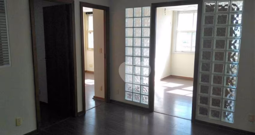 Excelente Sala Comercial toda reformada no Centro da Cidade