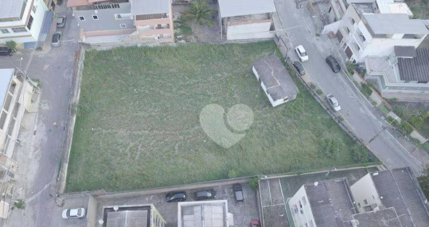 Terreno plano com área total 1.768m
