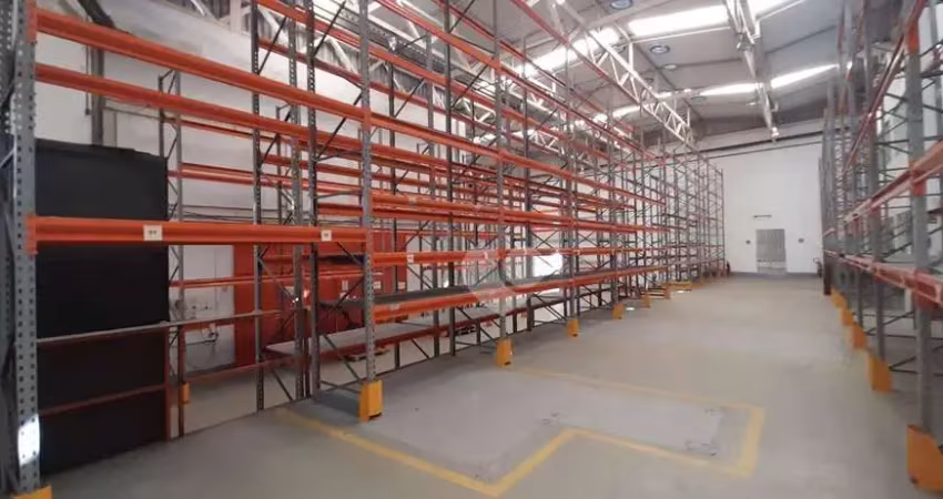 Barracão / Galpão / Depósito com 6 salas para alugar na Estrada Rio São Paulo, --, Campo Grande, Rio de Janeiro