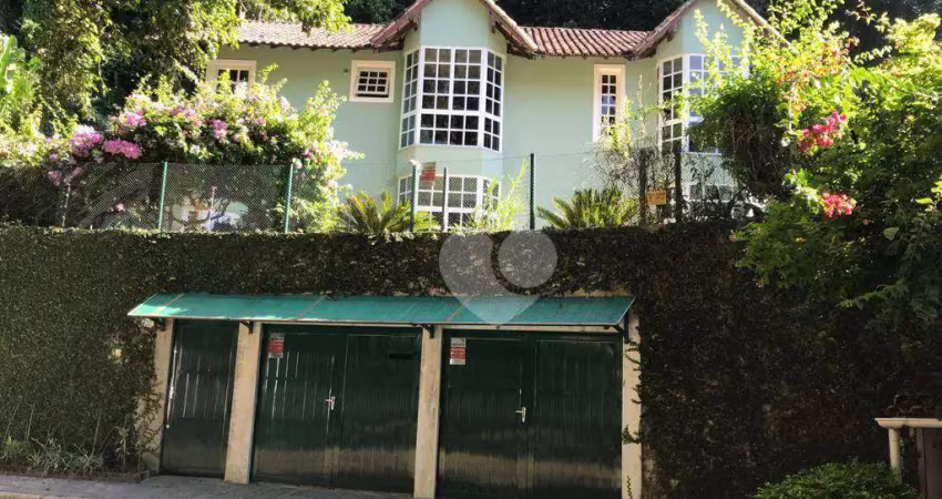 Casa com 5 quartos à venda, 250 m² no Cosme Velho
