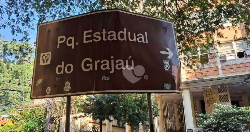 Grajaú, rua Canavieiras, apartamento com 3 qts com varanda e 2 vagas  à venda, 170 m² por R$ 570.000 - Grajaú - Rio de Janeiro/RJ