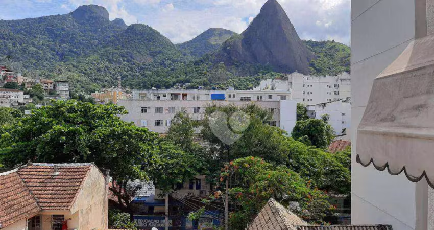 Grajau  2 quartos sala cachimbo planta diferenciada com vaga rua Borda do Mato.