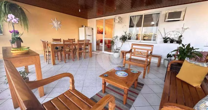 ESPETAUCULAR APARTAMENTO DE 3 QUARTOS COM VARANDÃO
