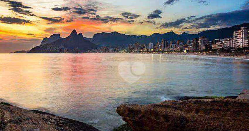 Apartamento com 2 dormitórios à venda, 90 m² por R$ 2.160.000,00 - Lagoa - Rio de Janeiro/RJ