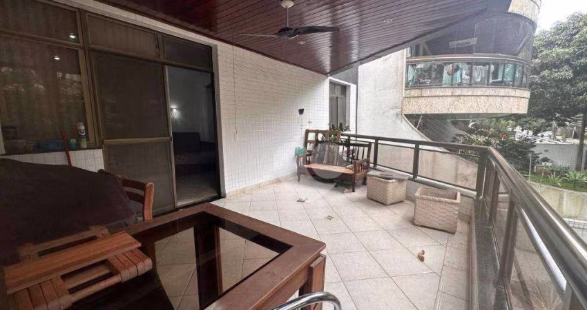 espaçoso apartamento com 3 quartos com 167m2.