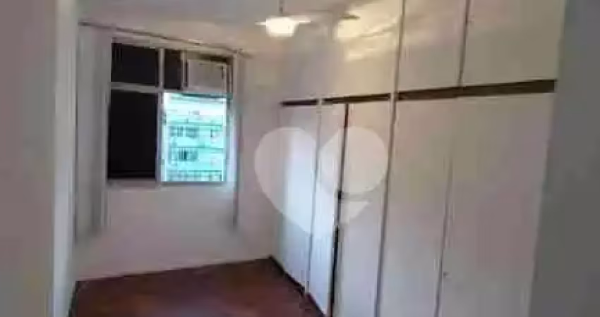 Excelente apartamento localizado no humaitá, ao lado da agência do itaú