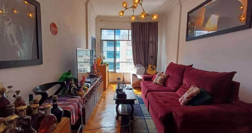 Apartamento 03 quartos na Tijuca, vaga garagem, área serviço, colado ao metrô Saens Pena.