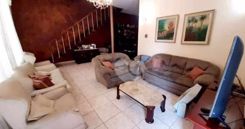 Casa duplex com terraço, piscina, 02 vagas, escritório, lavanderia e quintal