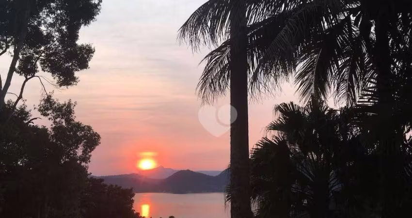 Casa com 6 quartos  à venda, 1200 m² por R$ 2.300.000 - Ponta Leste - Angra dos Reis/RJ