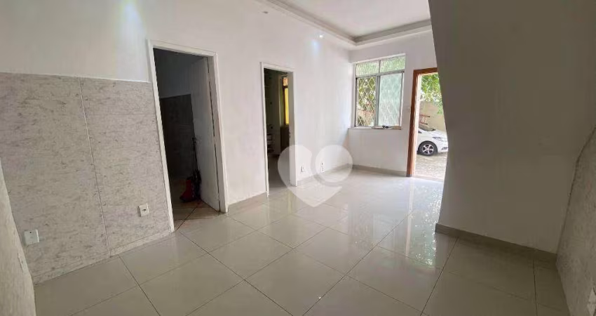 Casa com 2 quartos à venda, 58 m² por R$ 255.000