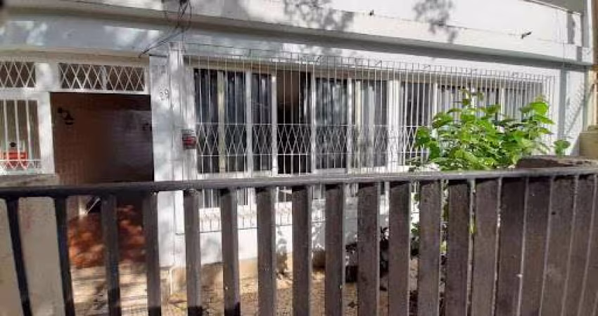Excelente Casa Duplex com Edícula e Garagem para 5 Carros – Próximo ao Largo do Verdun