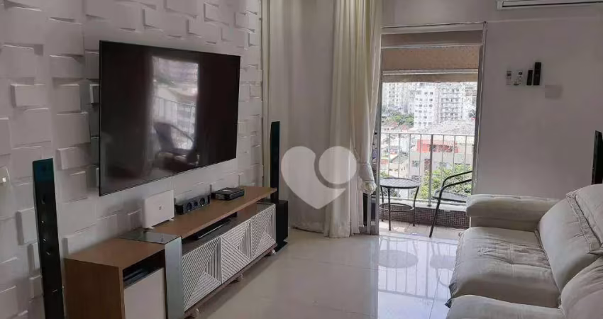 Apartamento 02 quartos, suite, área serviço, lazer com piscina, vaga garagem, portaria 24 horas.