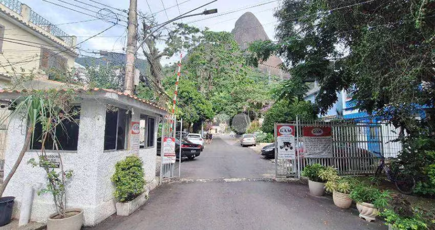 Grajaú, rua Grajaú, final da rua, depois da guarita, casa linear com anexo, 4qts, 4 vagas, somente a vista por R$ 470.000 - Grajaú - Rio de Janeiro/RJ