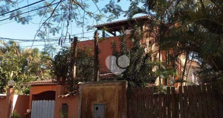 Casa com 4 quartos à venda, 254 m² por R$ 790.000 - Vargem Pequena - Rio de Janeiro/RJ