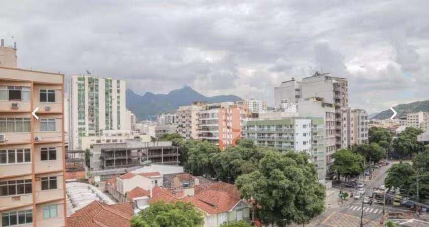 Lopes Enjoy vende apartamento na Tijuca, 2 quartos sendo 1 suite recentemente reformado 67m2.