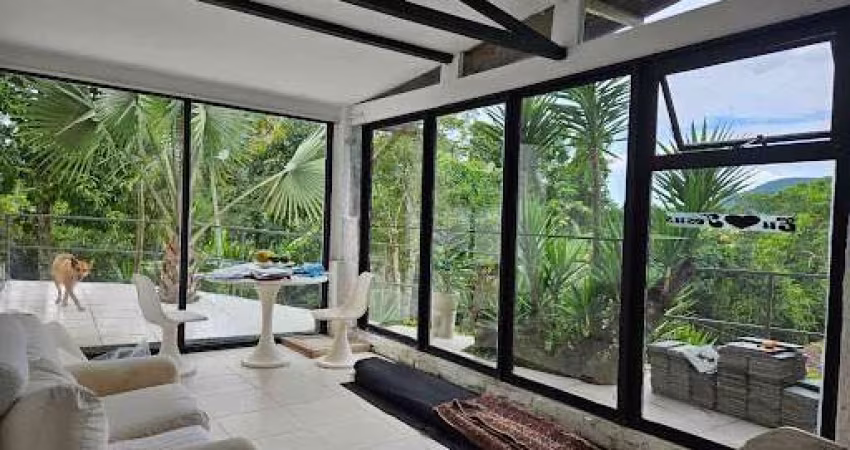 Casa com 3 dormitórios à venda, 256 m² por R$ 1.250.000,00 - Soberbo - Teresópolis/RJ