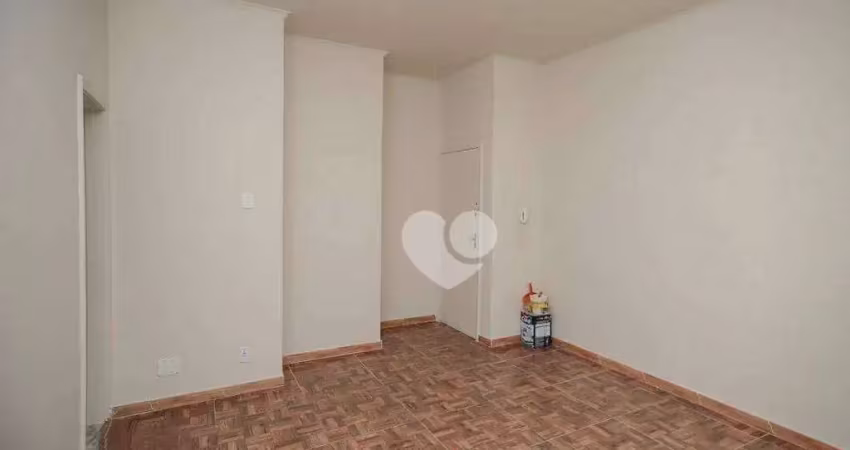 Engenho novo vendo rua condessa belmonte  2 quartos com elevador junto a rua dona romana condomínio barato.