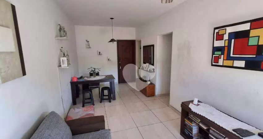 Apartamento com 02 quartos (sendo 01 suíte) em prédio com excelente infraestrutura.