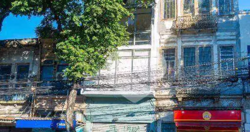 Oportunidade única de investimento – prédio comercial à venda em frente ao metrô.