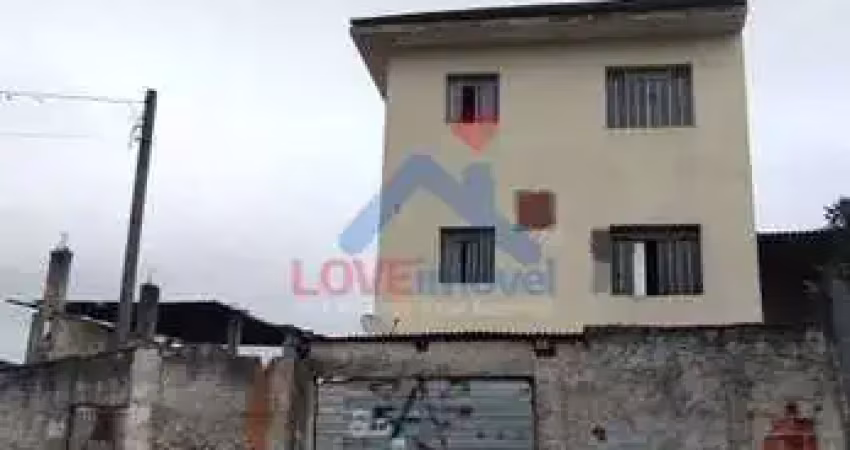 Sobrado à venda no bairro Pinheirinho - Curitiba/PR