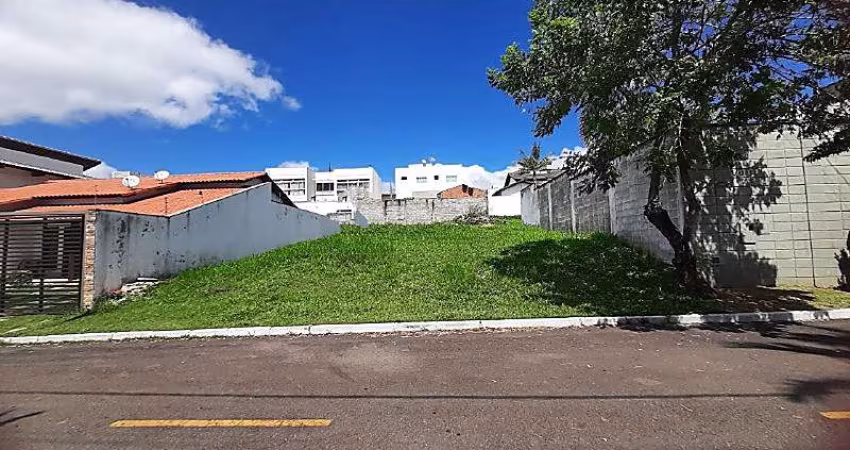 Ótimo terreno plano no Spina Ville