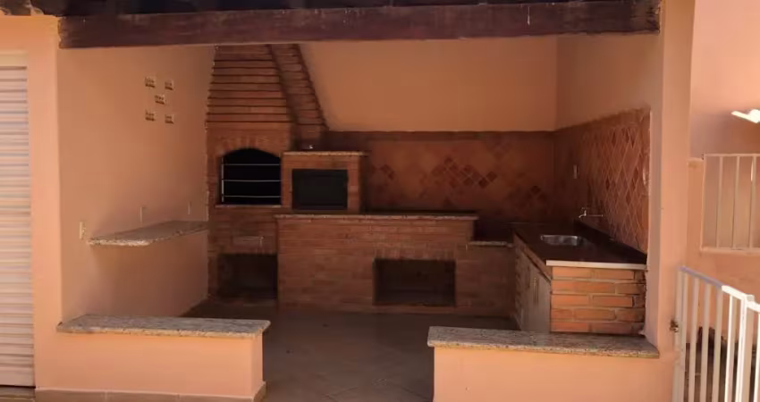 Casa a bairro planalto, unica em lote 3/4 suite, otima localizaçao!