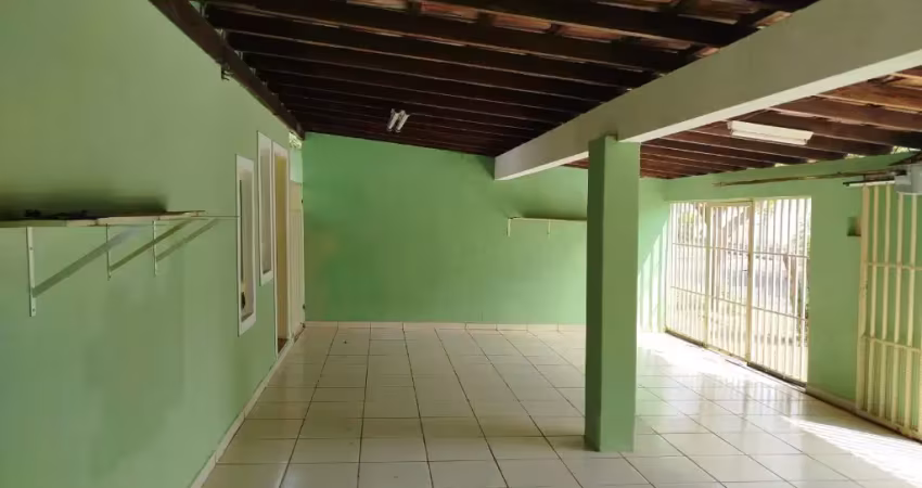 Casa 3 quartos e amplo quintal bairro tubalina uberlandia, a venda