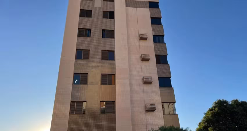 Apartamento grande com 121 metros, desocupado, elevador santa maria uberlandia mg