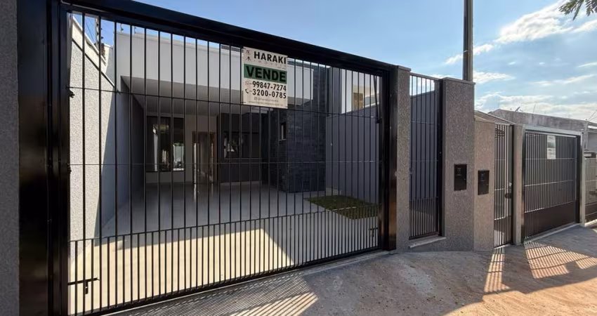Casa para Venda em Maringá, Jardim Monte Rei, 3 dormitórios, 1 suíte, 2 banheiros, 2 vagas