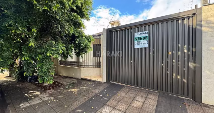 Casa para Venda em Maringá, Jardim Paris, 3 dormitórios, 1 suíte, 2 banheiros, 2 vagas