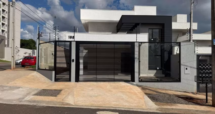 Casa para Venda em Maringá, Jardim Petrópolis, 3 dormitórios, 1 suíte, 3 banheiros, 3 vagas