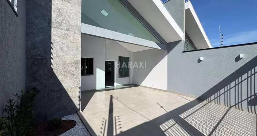 Casa para Venda em Maringá, Jardim Paris VI, 3 dormitórios, 1 suíte, 2 banheiros, 2 vagas