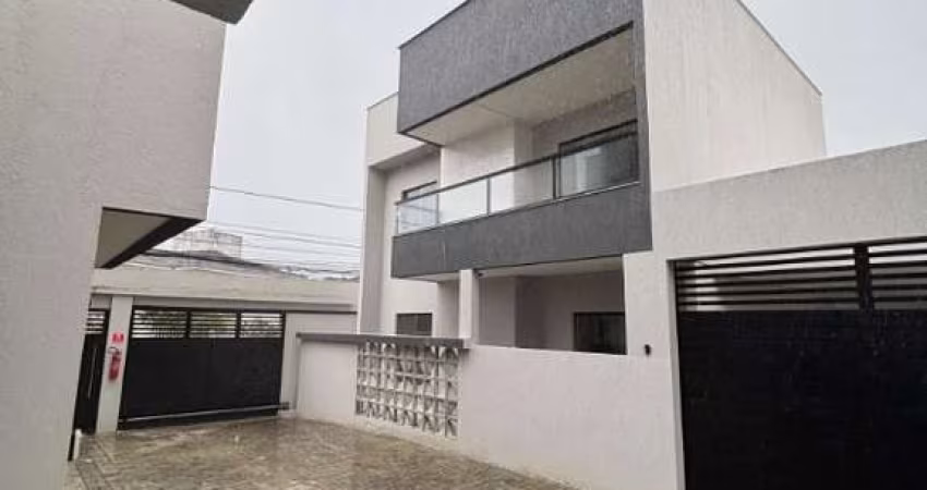 Casa para Venda e Aluguel em Buraquinho, 4 Quartos, Suíte e Varanda