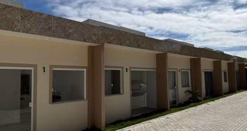 Casa térrea à Venda ? 2 Quartos, Suíte e Varanda, Priscila Dutra, Vilas do Atlântico  -