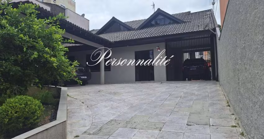 Casa para Venda em São José dos Pinhais, Silveira da Motta, 4 dormitórios, 3 suítes, 4 banheiros, 8 vagas