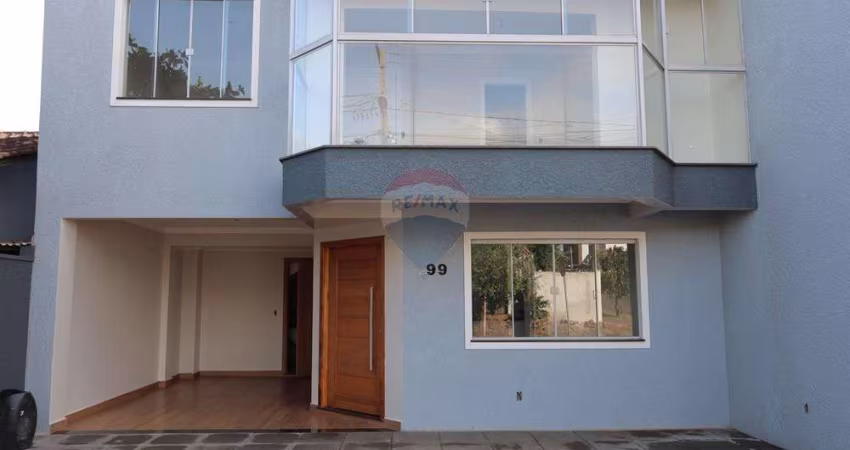 Triplex no bairro Esmeralda - Cascavel PR