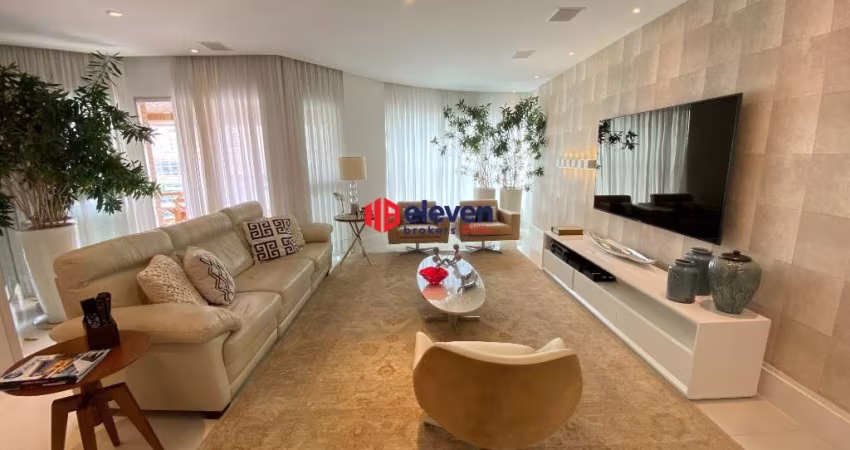 Pulquérrimo! Apartamento finamente decorado , 04 suites, 03 vagas de garagem demarcadas.