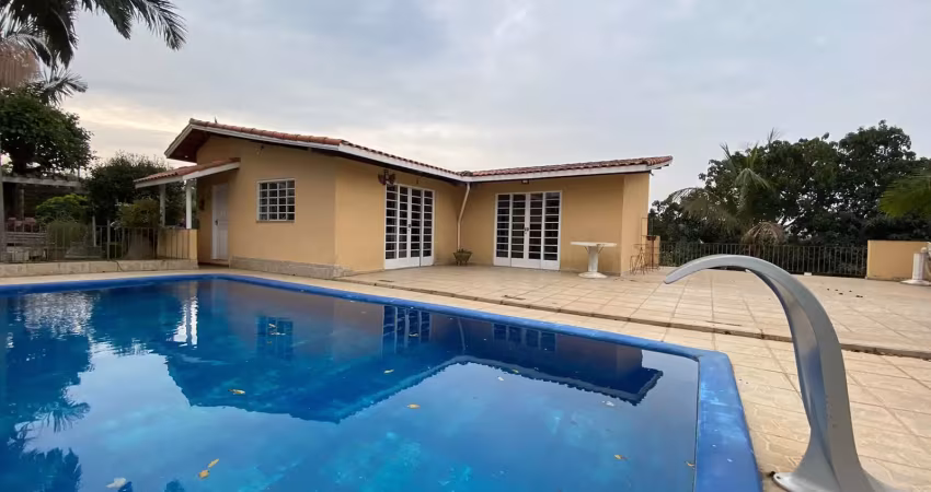Belíssima residência no condomínio porta do sol – mairinque/sp ideal para quem busca conforto, privacidade e qualidade de vida em grande estilo.