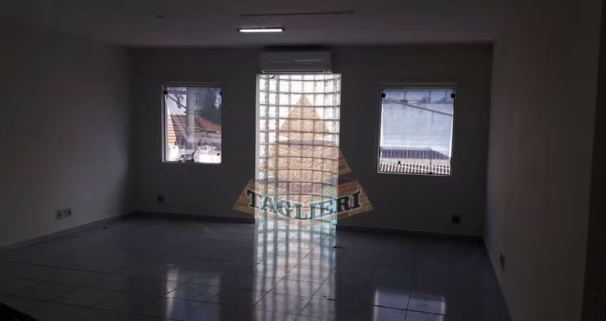 Sala comercial com 45m² na Aclimação.