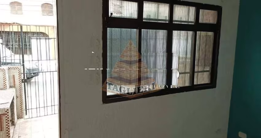 VENDE-SE CASA EM LOCALIZAÇÃO PRIVILEGIADA NO TATUAPÉ -70m