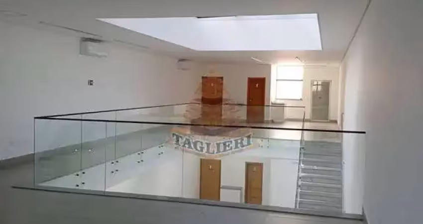 Prédio comercial com  mezanino e elevador no tatuapé