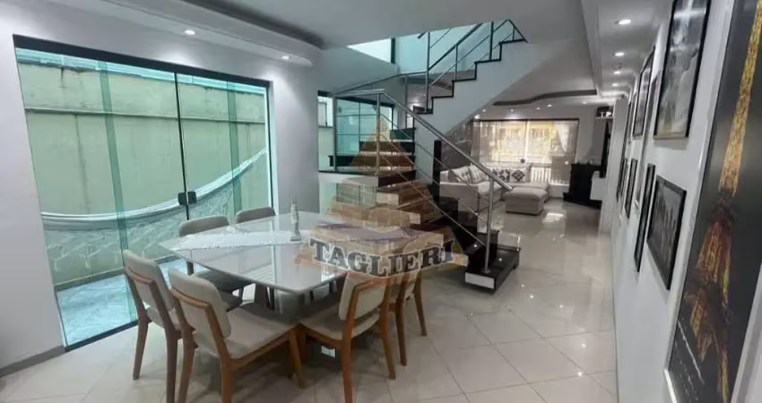 Vendo maravilhoso sobrado alto padrão medindo 233m2. 3 suítes 7 vagas salão