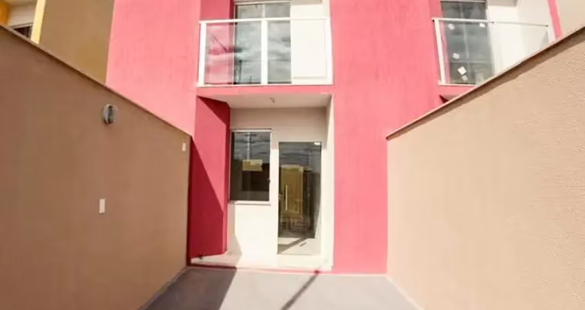Casa duplex charmosa em novo barreirinho – 2 quartos, varanda e vaga por r$ 250 mil